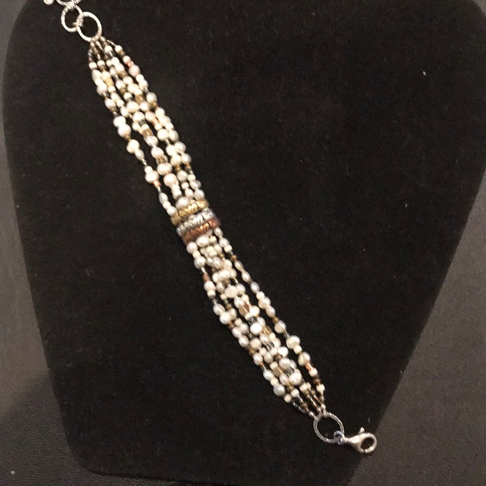 Silpada dozen of shimmery pearls bracelet